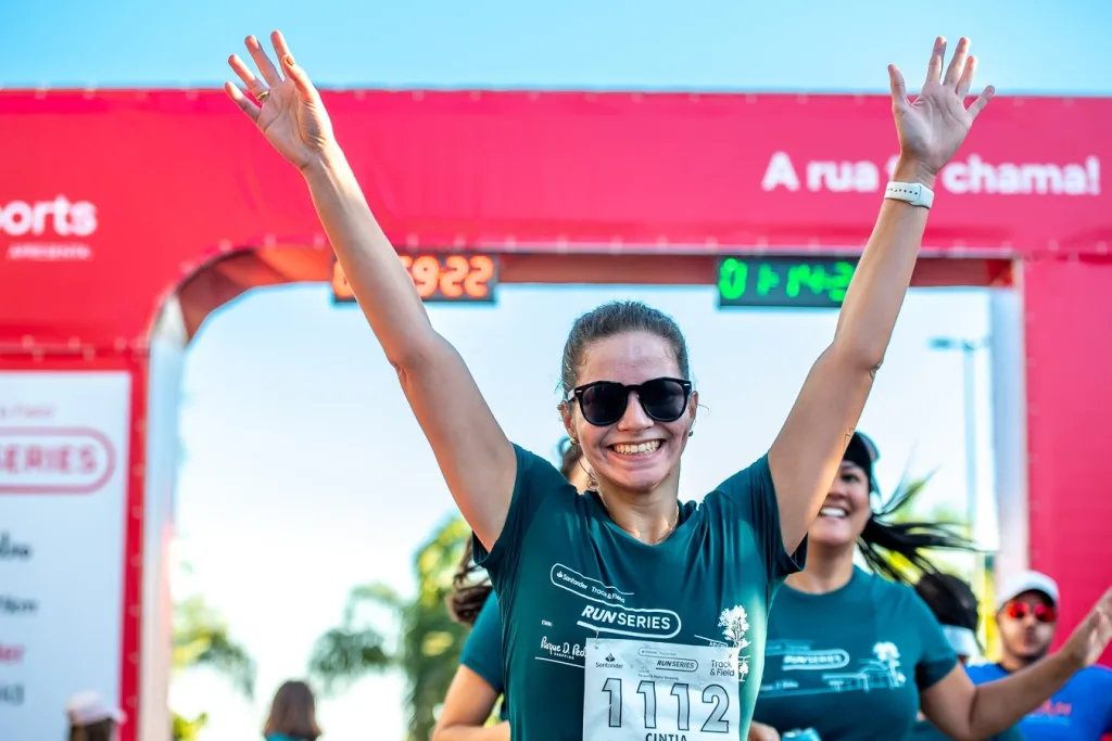 corredora na corrida santander track&field run series